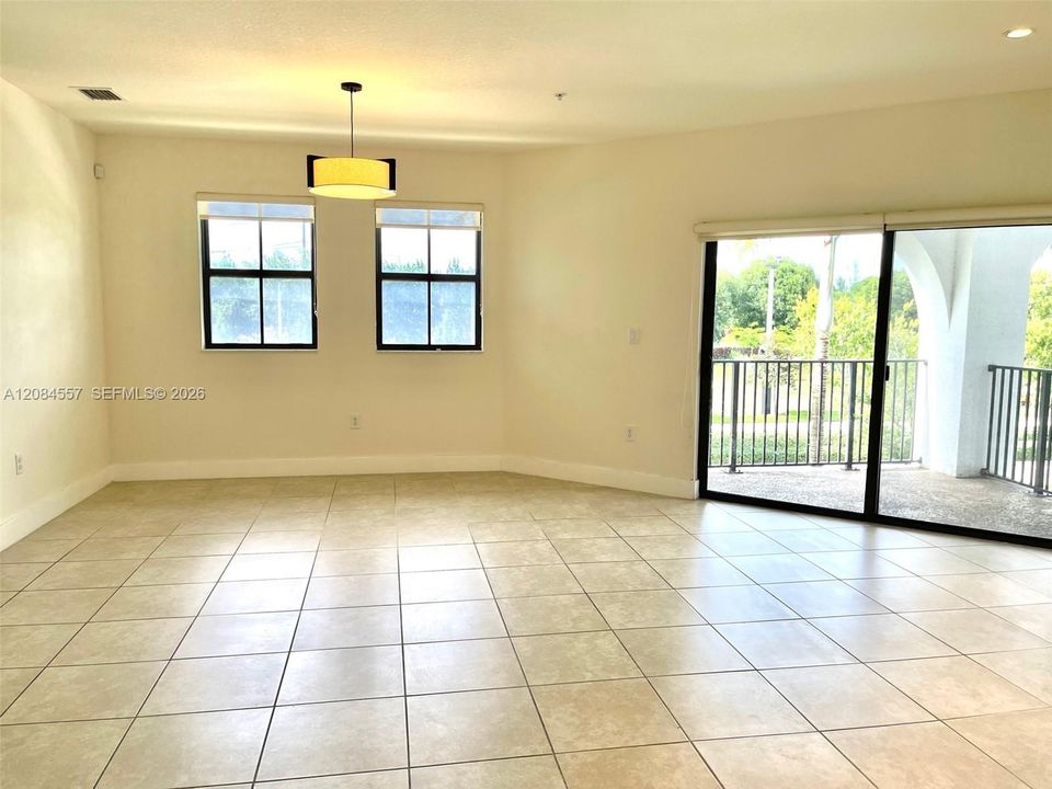 В аренду: $3,200 (3 спален, 2 ванн, 1500 Квадратных фут)