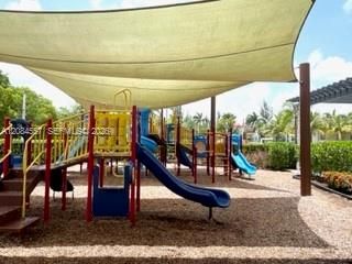 В аренду: $3,200 (3 спален, 2 ванн, 1500 Квадратных фут)