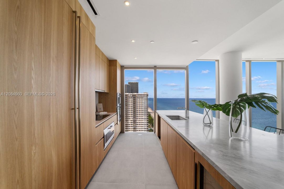 For Sale: $2,950,000 (3 beds, 3 baths, 2913 Square Feet)
