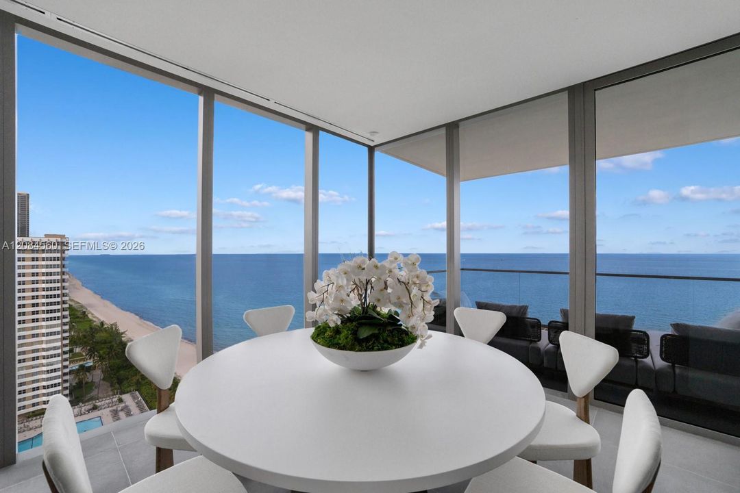 For Sale: $2,950,000 (3 beds, 3 baths, 2913 Square Feet)