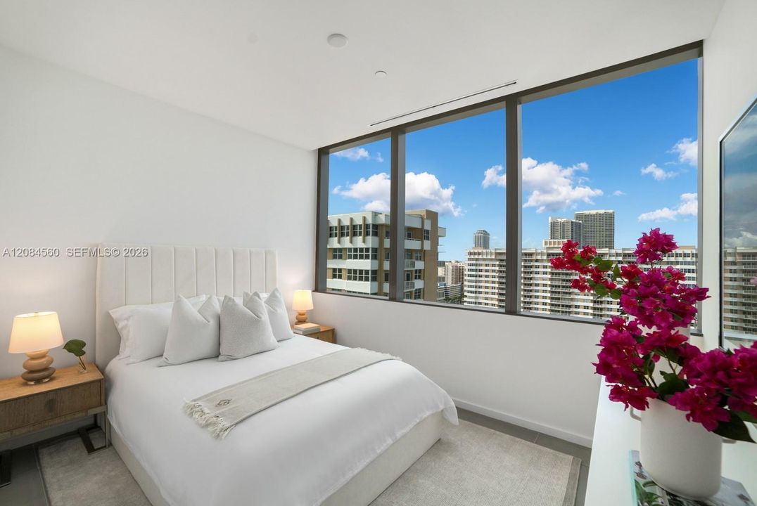 For Sale: $2,950,000 (3 beds, 3 baths, 2913 Square Feet)