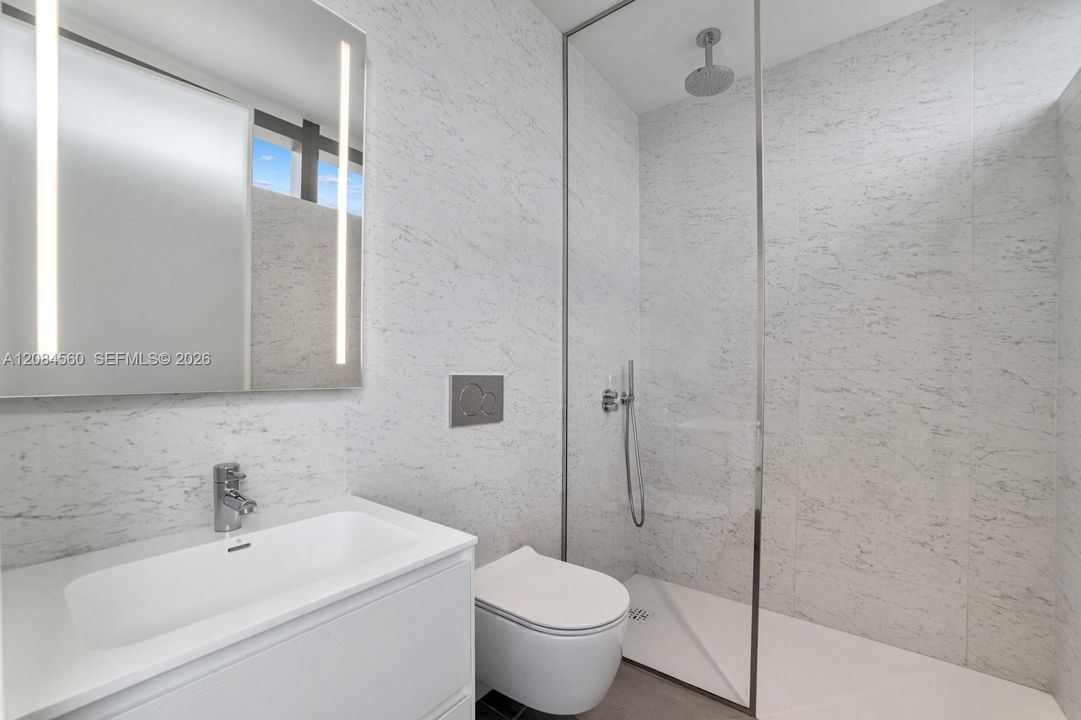 For Sale: $2,950,000 (3 beds, 3 baths, 2913 Square Feet)