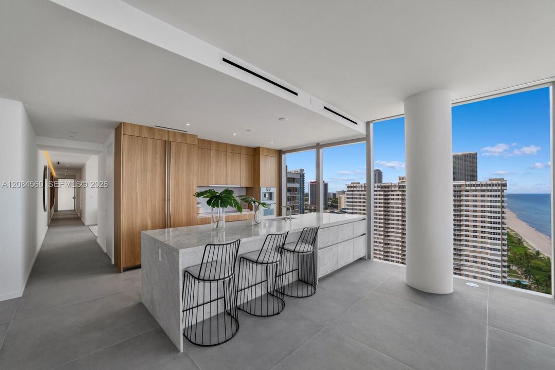 For Sale: $2,950,000 (3 beds, 3 baths, 2913 Square Feet)