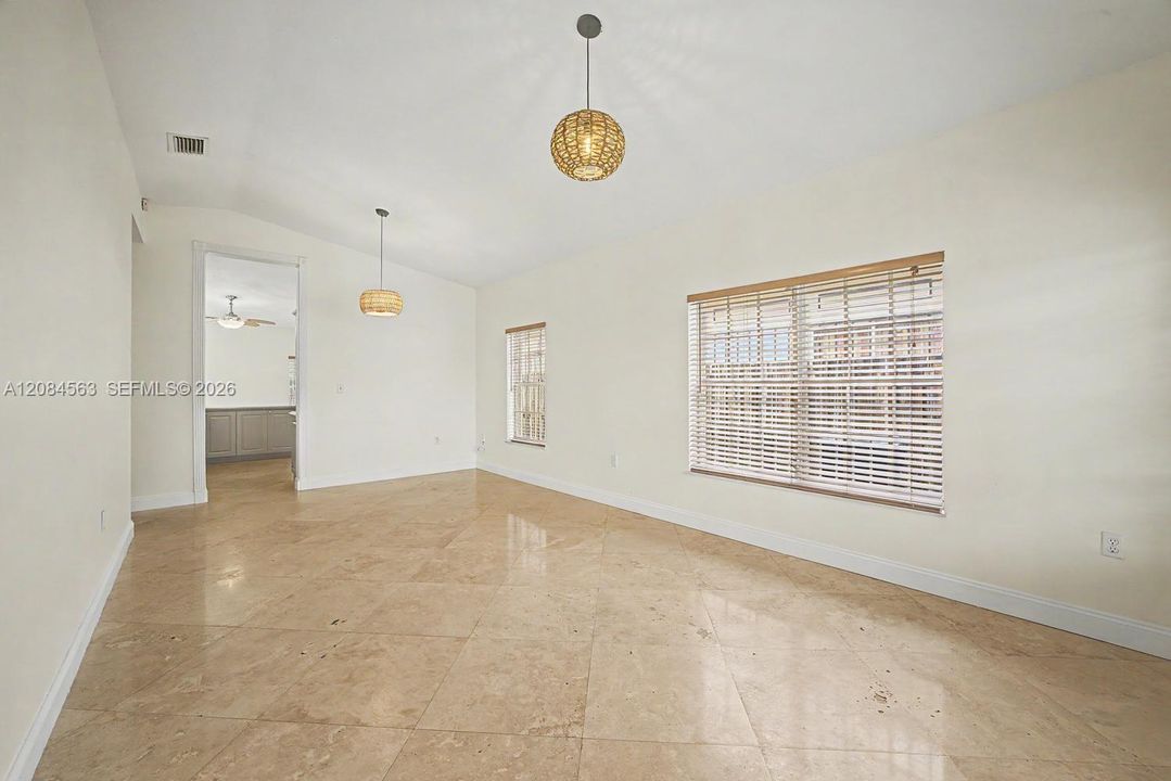 For Rent: $3,000 (3 beds, 2 baths, 1658 Square Feet)