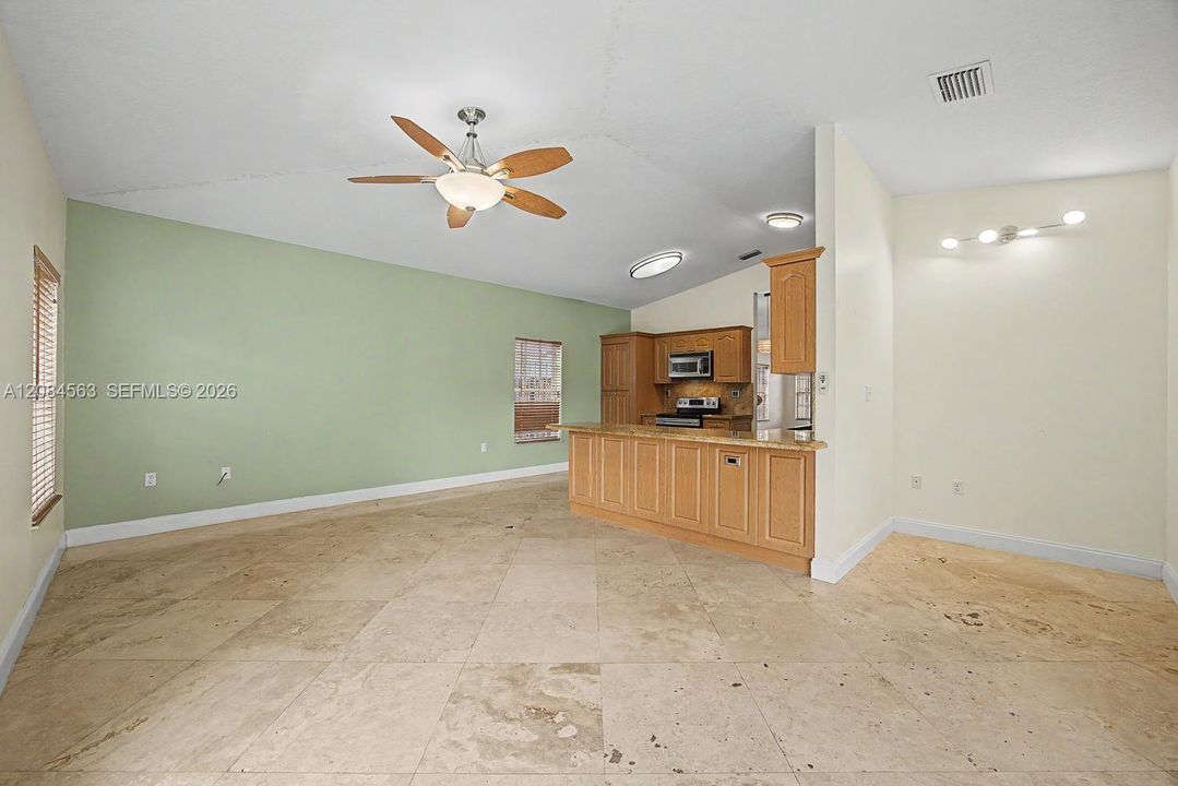 For Rent: $3,000 (3 beds, 2 baths, 1658 Square Feet)