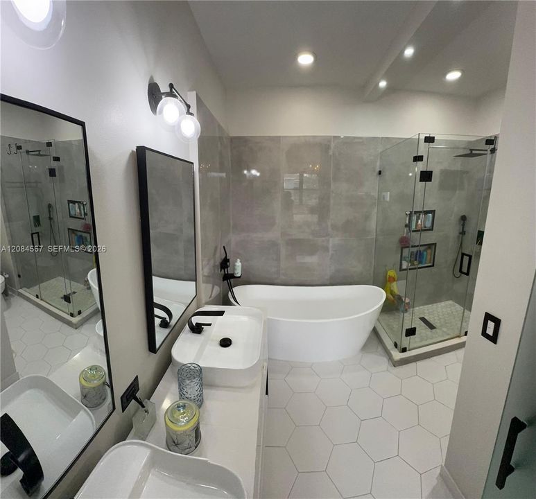 For Rent: $6,900 (4 beds, 2 baths, 2223 Square Feet)