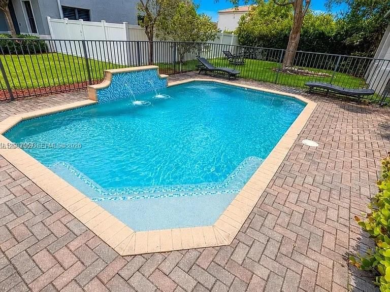 For Rent: $6,900 (4 beds, 2 baths, 2223 Square Feet)