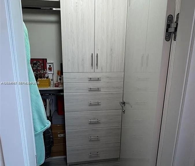 For Rent: $6,900 (4 beds, 2 baths, 2223 Square Feet)