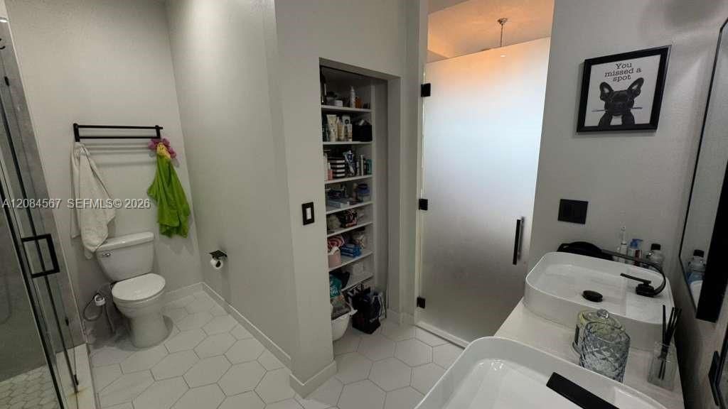 For Rent: $6,900 (4 beds, 2 baths, 2223 Square Feet)
