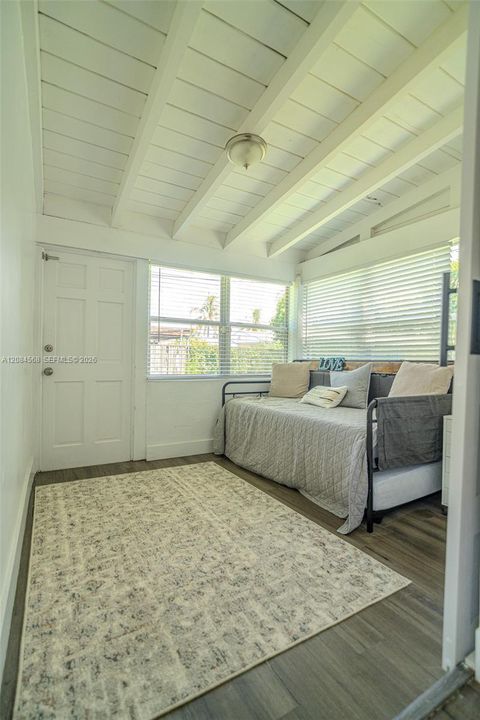 En Venta: $436,500 (3 camas, 1 baños, 1212 Pies cuadrados)