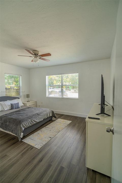 En Venta: $436,500 (3 camas, 1 baños, 1212 Pies cuadrados)