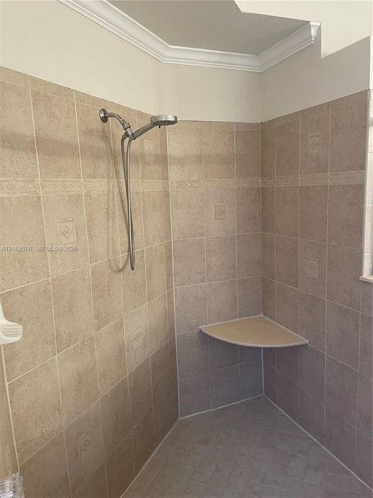 For Rent: $2,900 (4 beds, 2 baths, 2075 Square Feet)