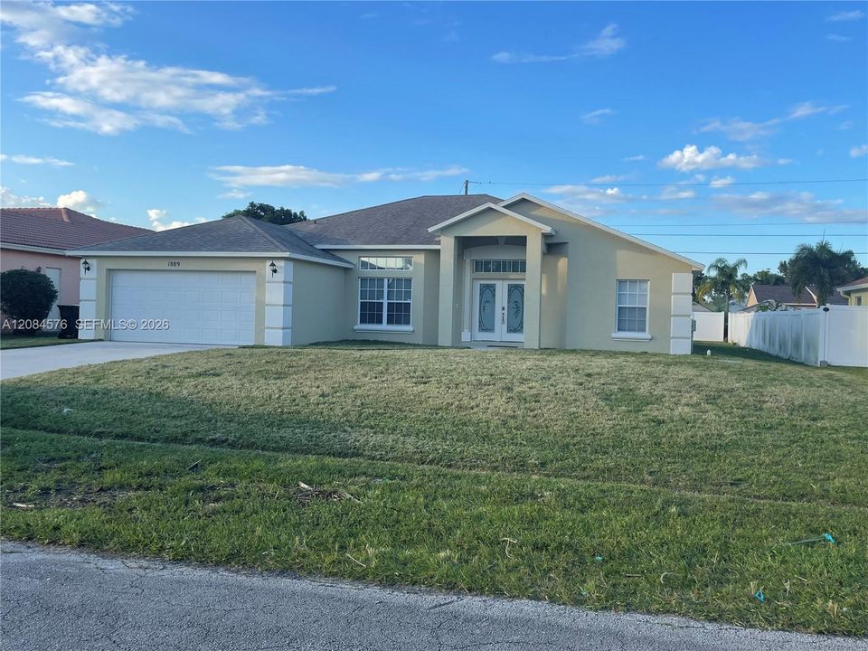 For Rent: $2,900 (4 beds, 2 baths, 2075 Square Feet)