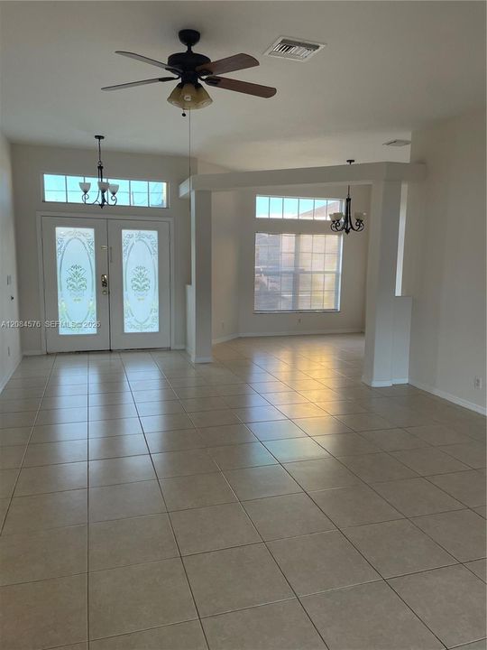 For Rent: $2,900 (4 beds, 2 baths, 2075 Square Feet)