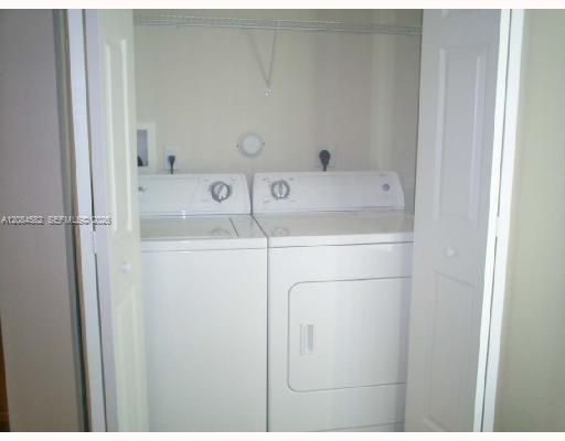 В аренду: $2,550 (2 спален, 2 ванн, 1155 Квадратных фут)