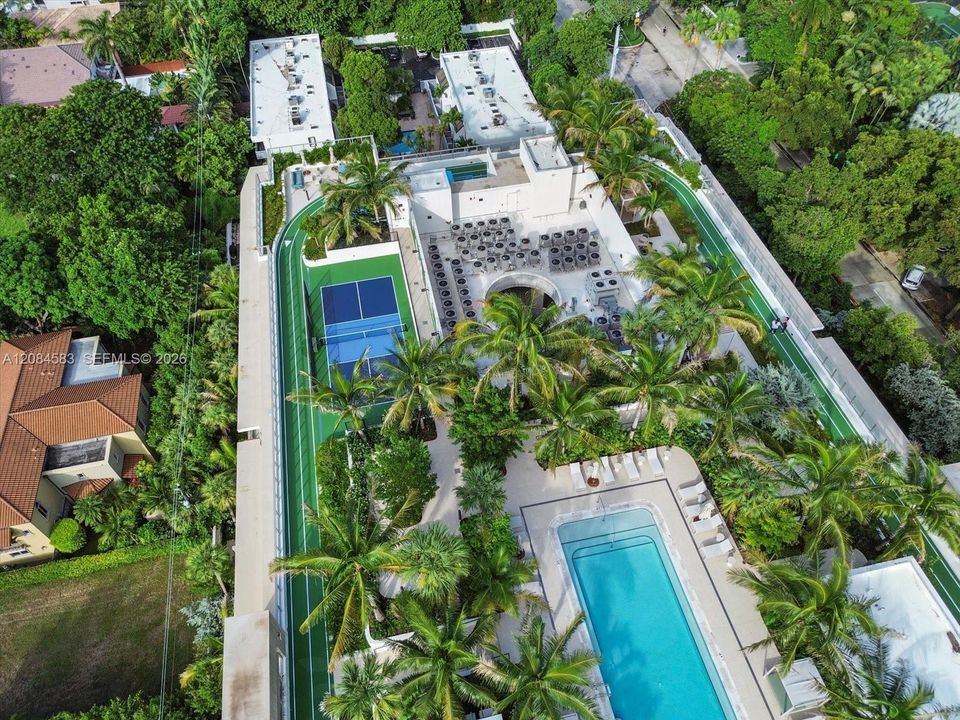 Aerial view of 2200 Brickell and rooftop amenities