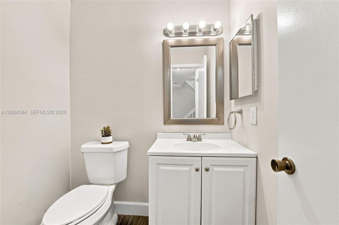 For Sale: $425,000 (3 beds, 2 baths, 1373 Square Feet)