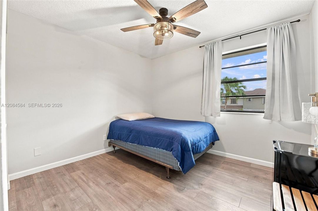 For Sale: $425,000 (3 beds, 2 baths, 1373 Square Feet)