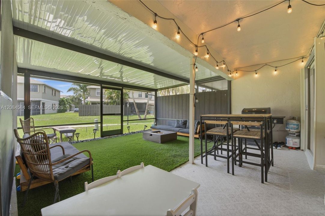 For Sale: $425,000 (3 beds, 2 baths, 1373 Square Feet)