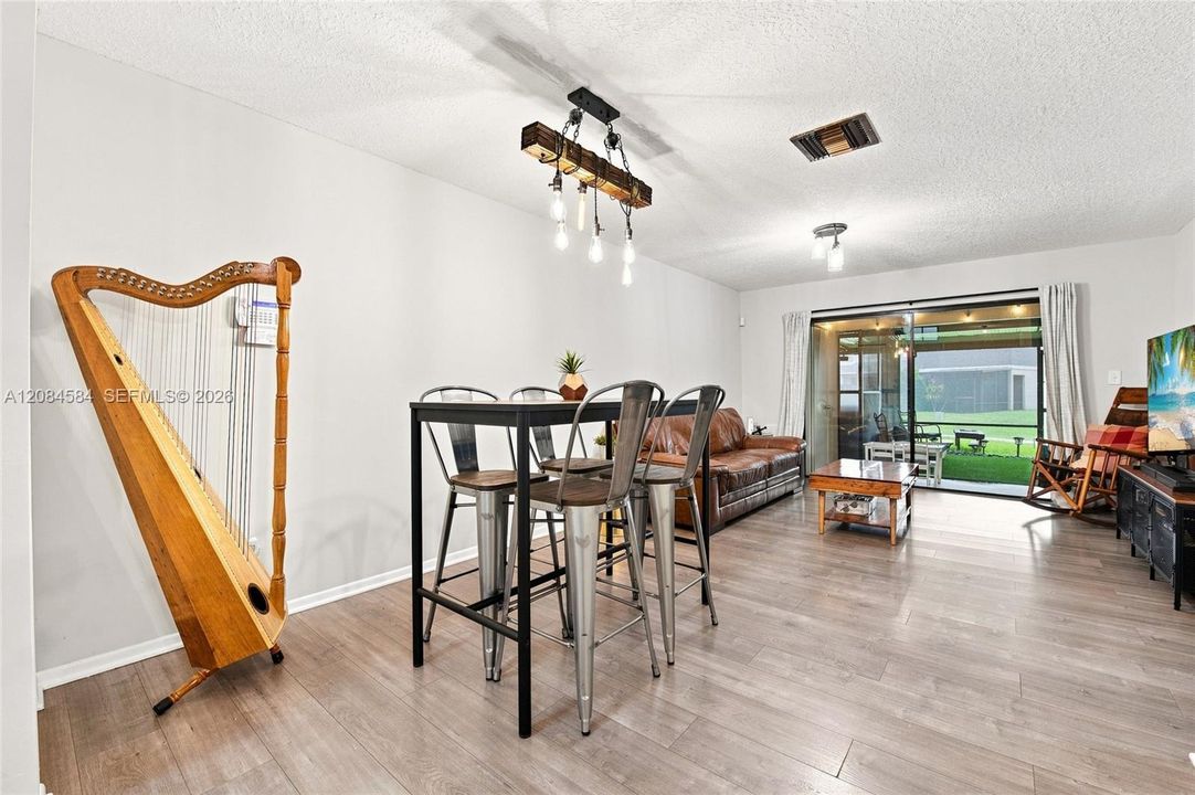 For Sale: $425,000 (3 beds, 2 baths, 1373 Square Feet)