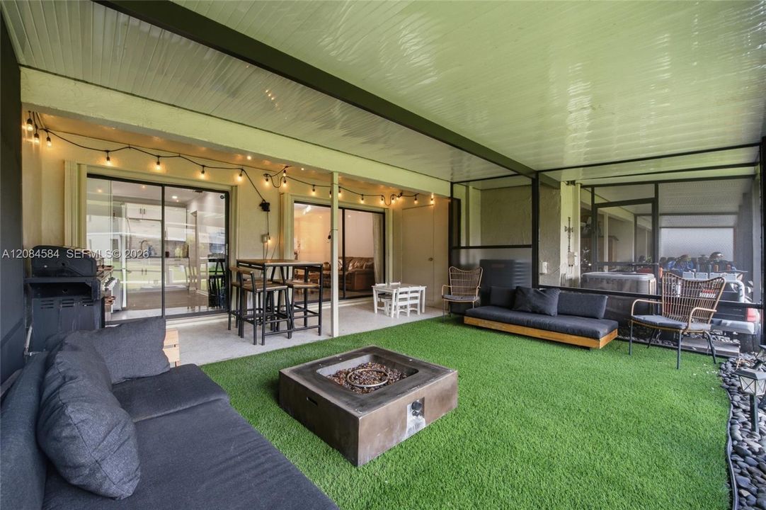 For Sale: $425,000 (3 beds, 2 baths, 1373 Square Feet)