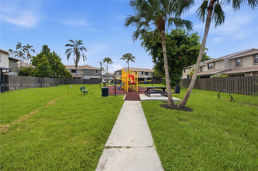 For Sale: $425,000 (3 beds, 2 baths, 1373 Square Feet)