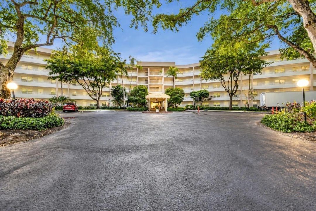 For Sale: $299,000 (3 beds, 2 baths, 1500 Square Feet)