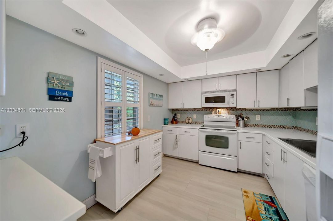 For Sale: $299,000 (3 beds, 2 baths, 1500 Square Feet)