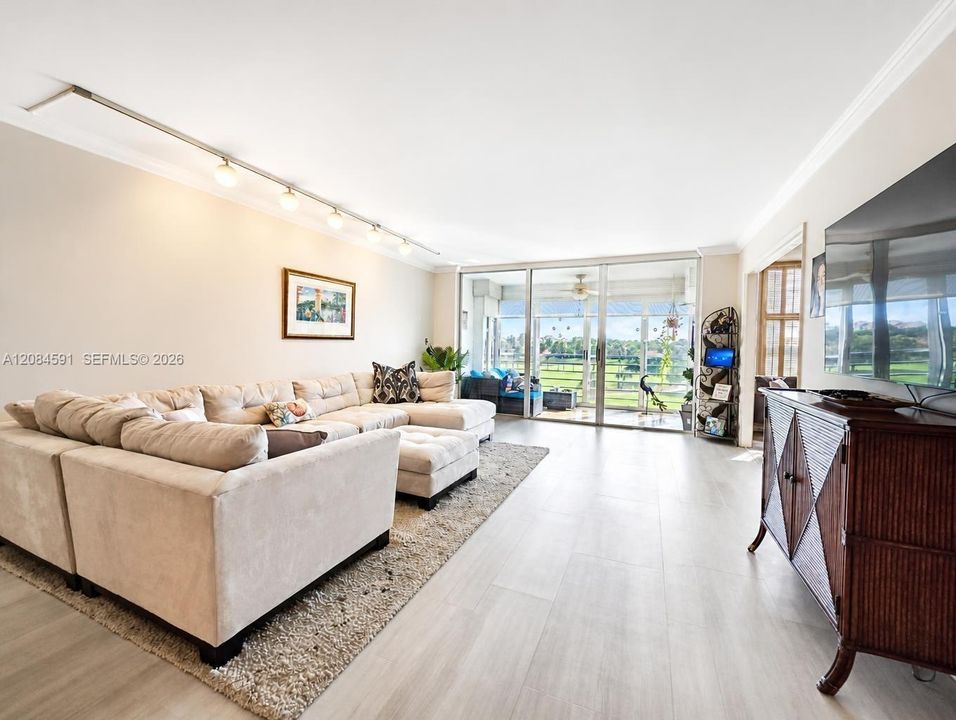 For Sale: $299,000 (3 beds, 2 baths, 1500 Square Feet)