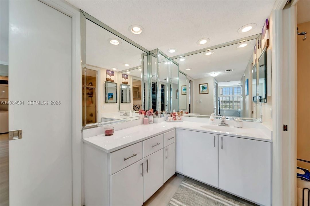 For Sale: $299,000 (3 beds, 2 baths, 1500 Square Feet)