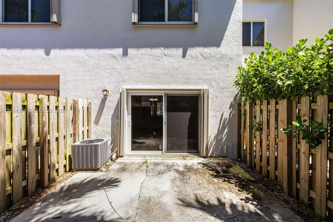 В аренду: $2,650 (2 спален, 2 ванн, 1120 Квадратных фут)