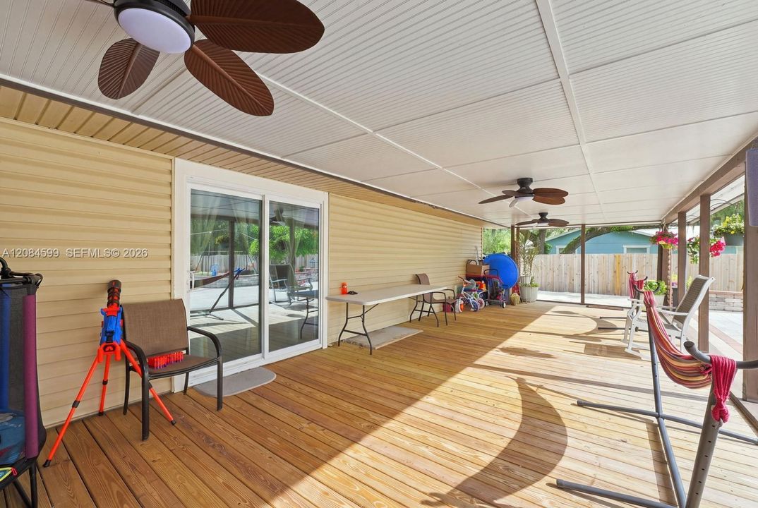 For Sale: $680,000 (3 beds, 2 baths, 2064 Square Feet)