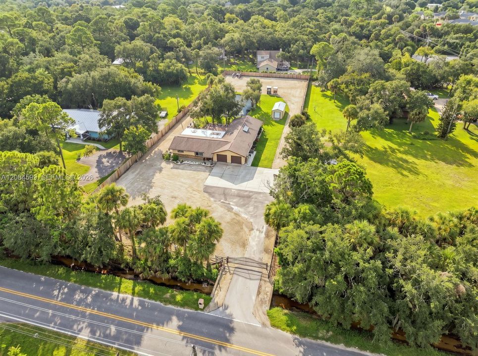 For Sale: $680,000 (3 beds, 2 baths, 2064 Square Feet)
