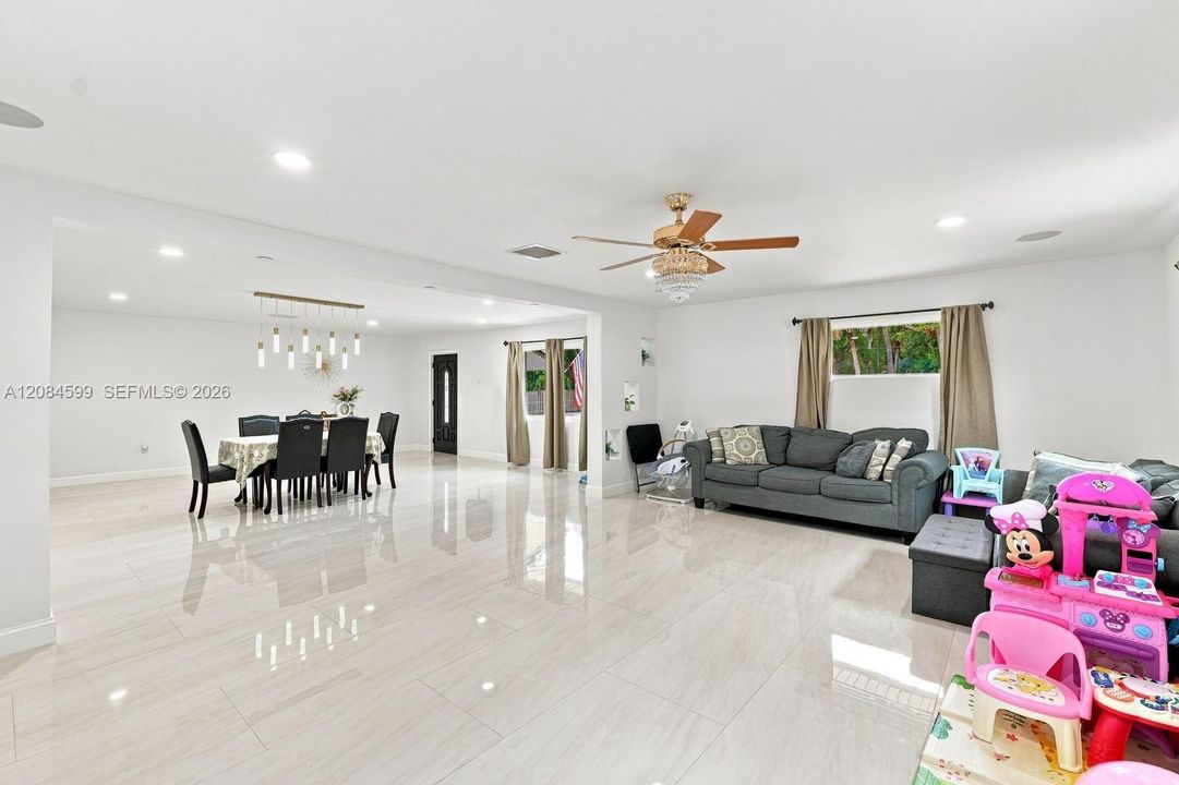 For Sale: $680,000 (3 beds, 2 baths, 2064 Square Feet)