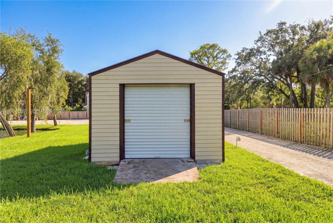 For Sale: $680,000 (3 beds, 2 baths, 2064 Square Feet)