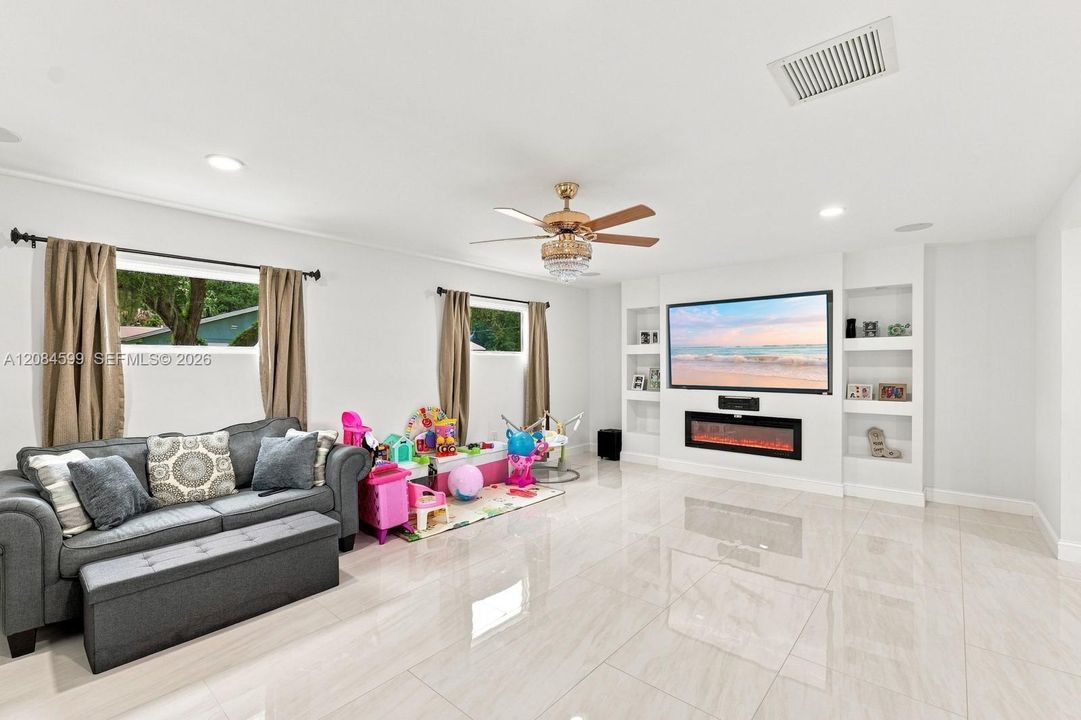 For Sale: $680,000 (3 beds, 2 baths, 2064 Square Feet)