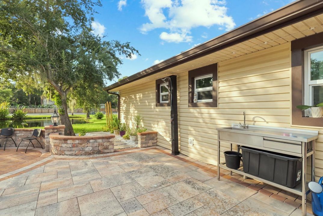 For Sale: $680,000 (3 beds, 2 baths, 2064 Square Feet)