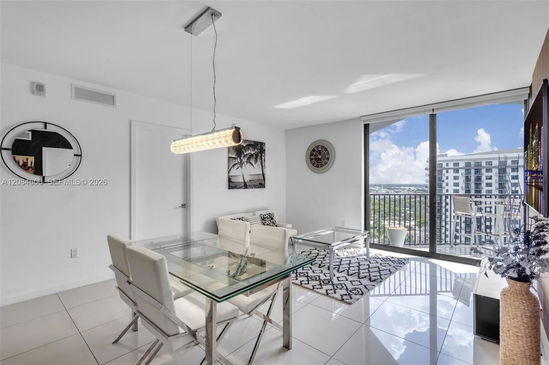 For Rent: $3,750 (2 beds, 2 baths, 950 Square Feet)