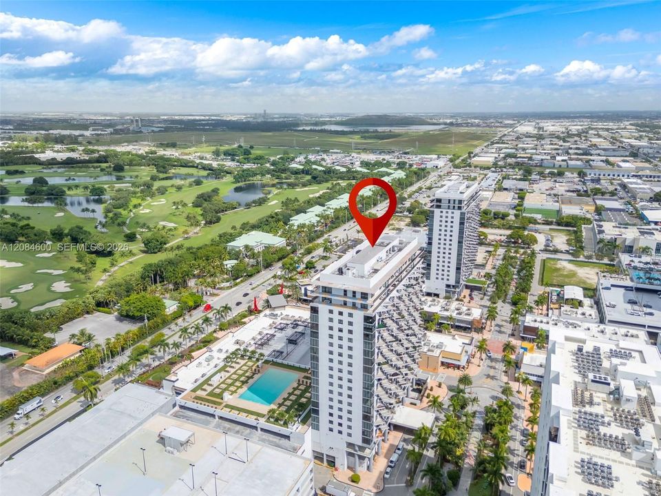 For Rent: $3,750 (2 beds, 2 baths, 950 Square Feet)