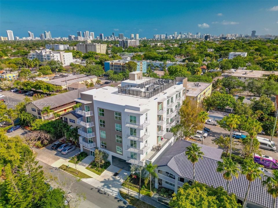 В аренду: $3,000 (1 спален, 1 ванн, 777 Квадратных фут)