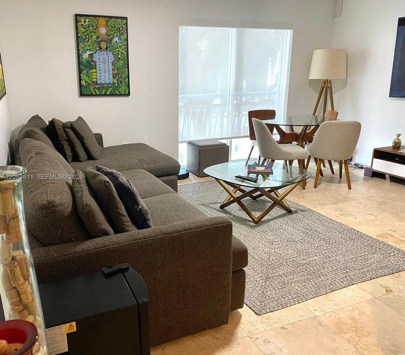 For Rent: $2,400 (1 beds, 1 baths, 630 Square Feet)