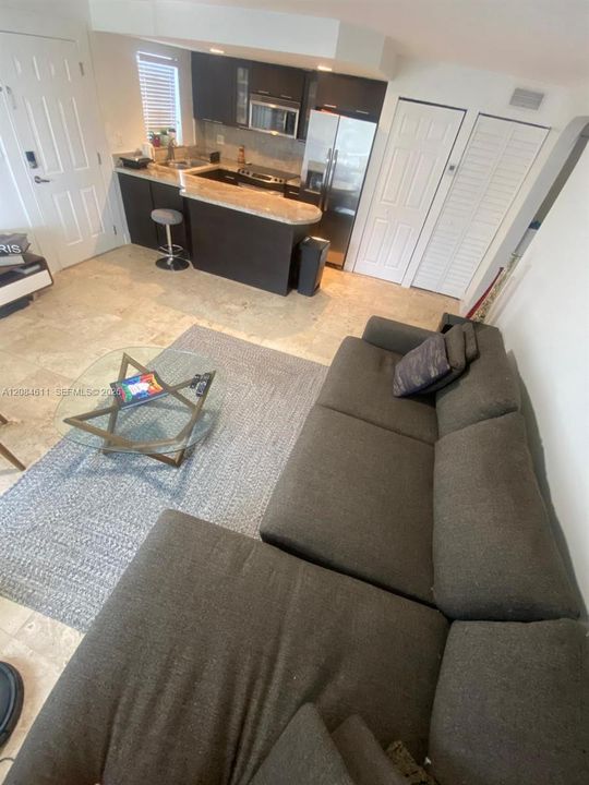 For Rent: $2,400 (1 beds, 1 baths, 630 Square Feet)