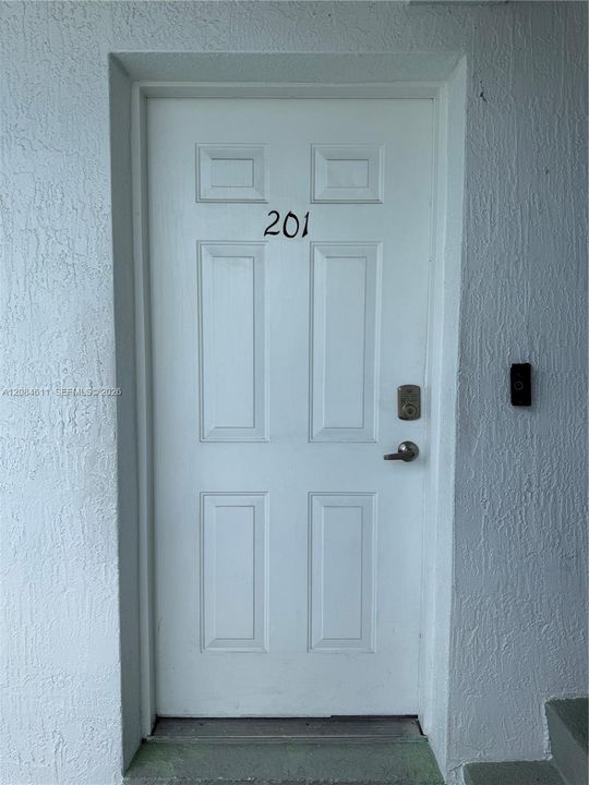 For Rent: $2,400 (1 beds, 1 baths, 630 Square Feet)