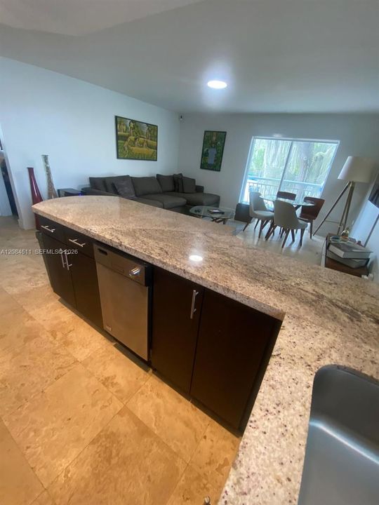 For Rent: $2,400 (1 beds, 1 baths, 630 Square Feet)