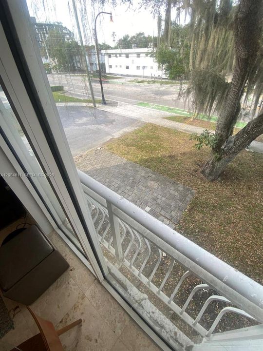 For Rent: $2,400 (1 beds, 1 baths, 630 Square Feet)