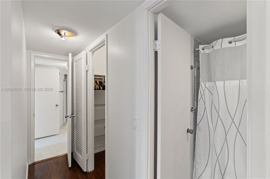 For Sale: $199,000 (2 beds, 2 baths, 1140 Square Feet)