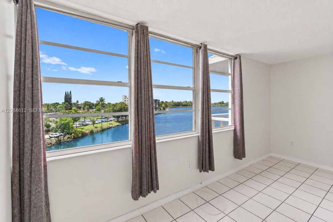 For Sale: $199,000 (2 beds, 2 baths, 1140 Square Feet)