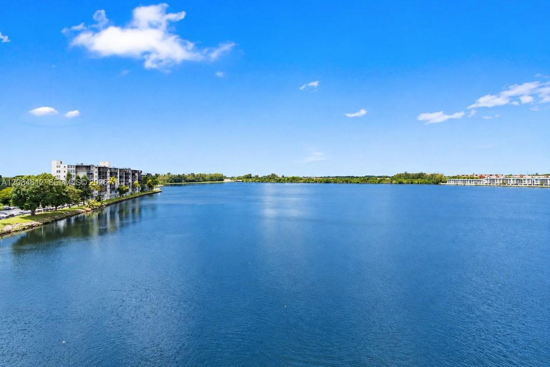 For Sale: $199,000 (2 beds, 2 baths, 1140 Square Feet)