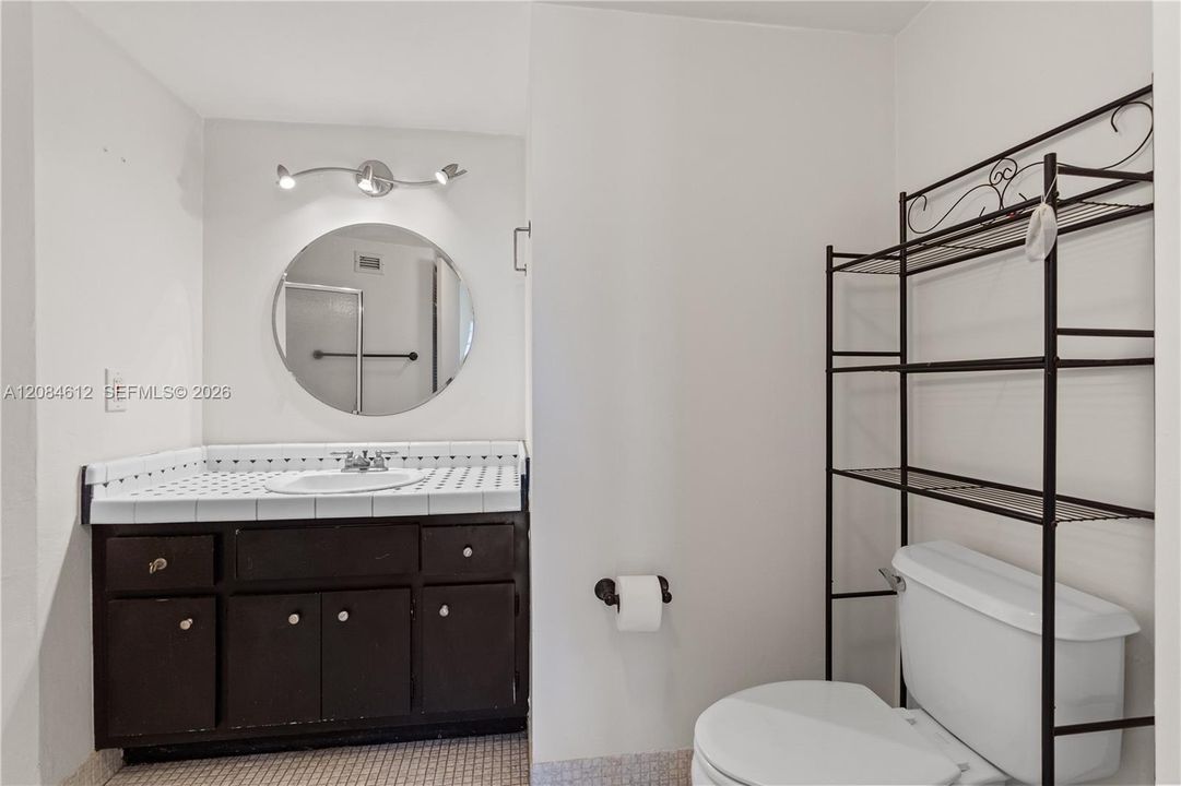 For Sale: $199,000 (2 beds, 2 baths, 1140 Square Feet)