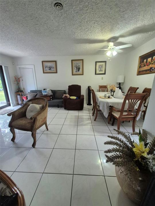 En Venta: $550,000 (3 camas, 2 baños, 1292 Pies cuadrados)